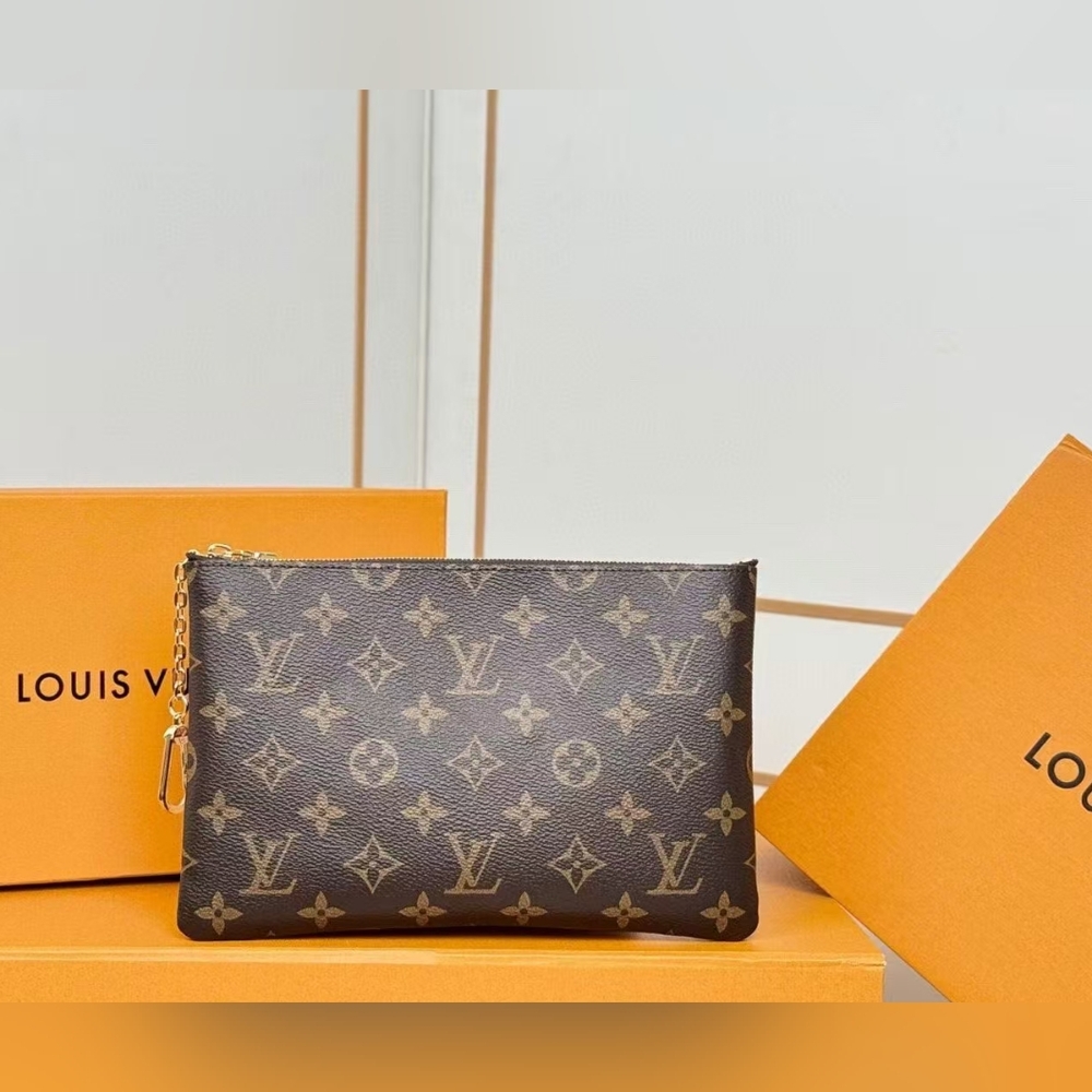 Louis Vuitton Key Pouch M - Picture 2 of 8